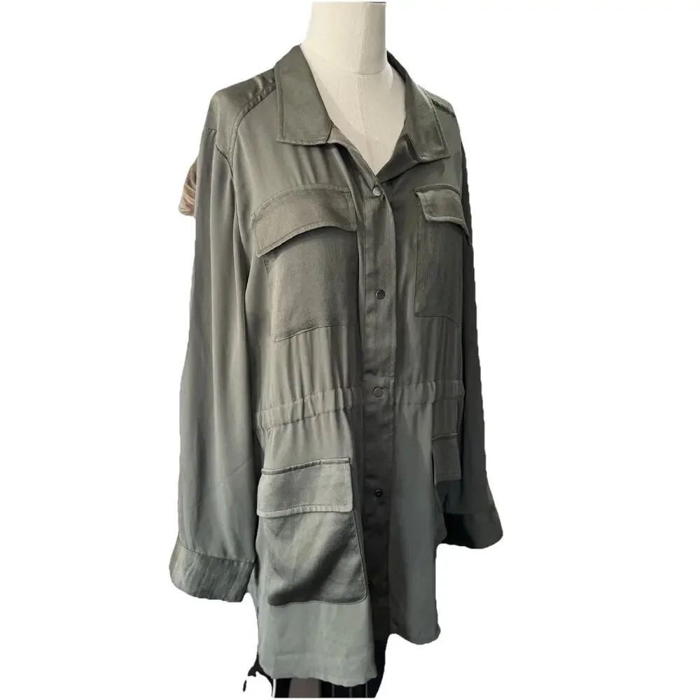 Chicos Semi Sheer Cargo Blouse 4 Front Pockets Olive Size 16 PETITE Snap Closure